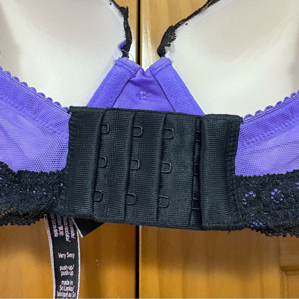 Victoria's Secret Very Sexy Push-up Purple and Black Lace T-Shirt Bra 38DD EUC - Picture 4 of 8